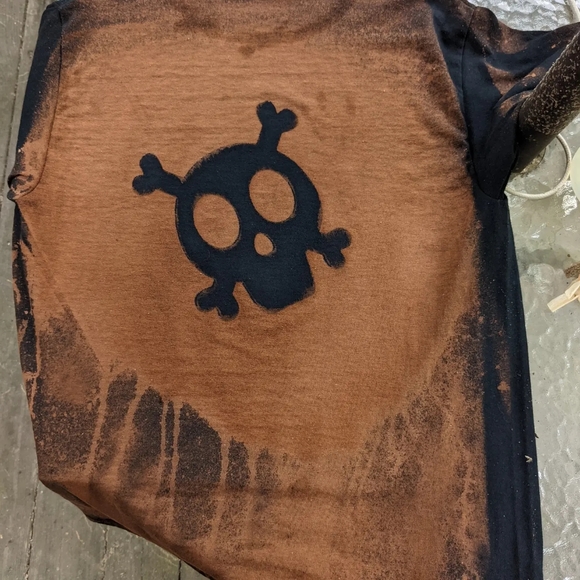 Custom Halloween themed t-shirt - Picture 2 of 2